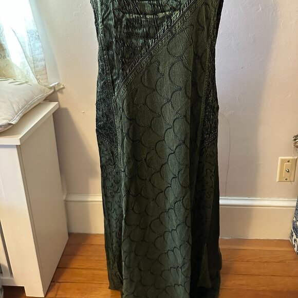Magic Wms Olive Green Long Embroidered Sleeveless Dress size Med - Picture 2 of 10